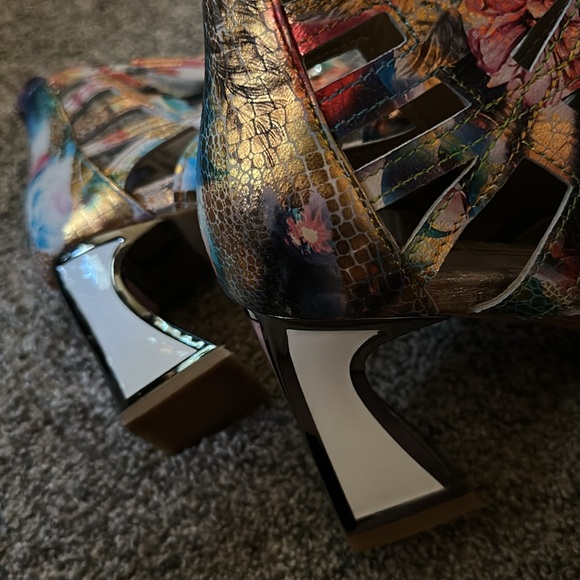 Spring Step L Artiste Multicolor Strappy Heels - Picture 4 of 13